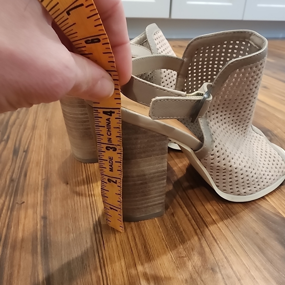 Kelsi Dagger Brooklyn Goya Peep-toe Slingback Sandal - Picture 10 of 11